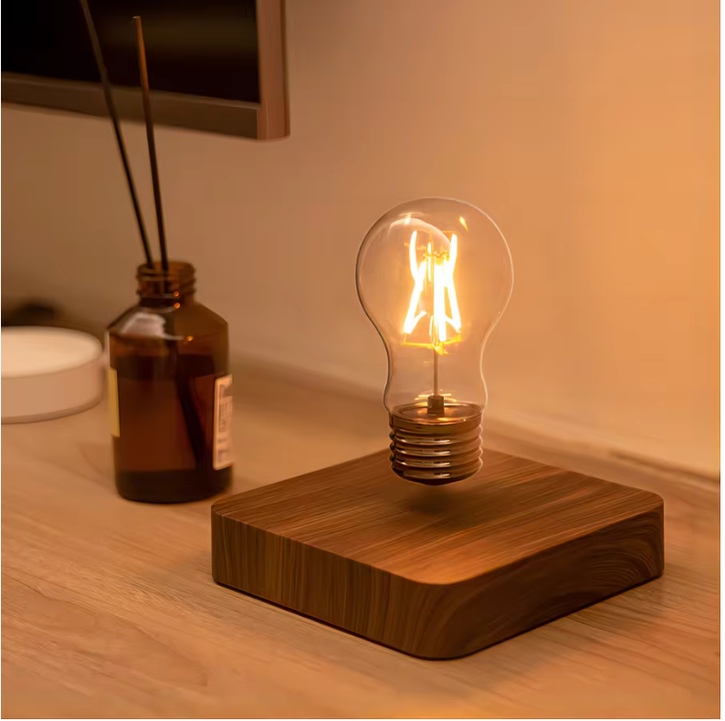Lampe à Lévitation Magnétique – Ampoule LED Flottante au Design Innovant